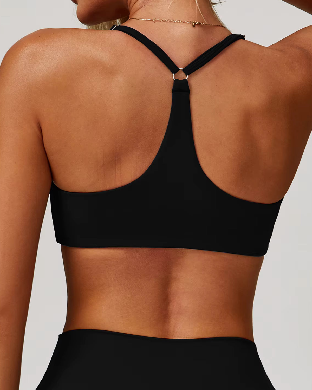 חזיית ספורט Ivory